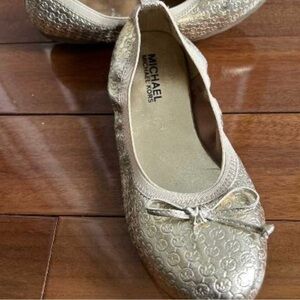 Michael kors ballet shoes size 3 kid. Golden